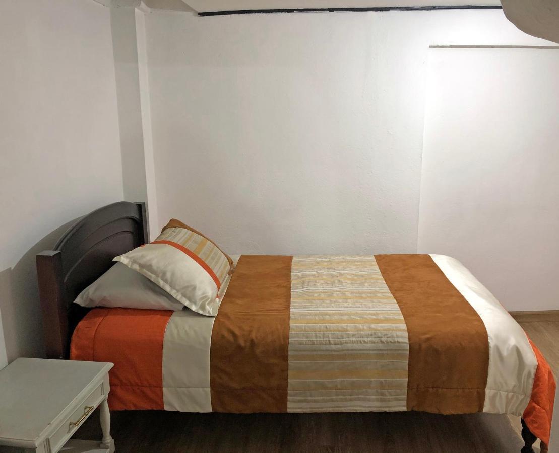 Hostal Latina Cuenca Extérieur photo