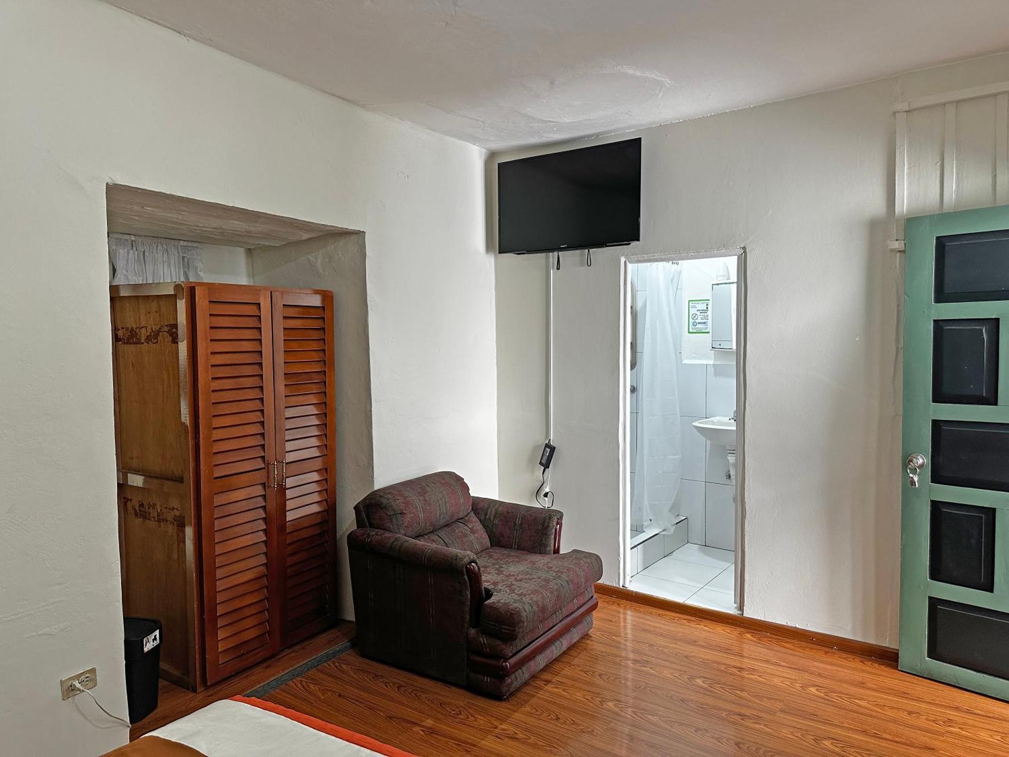 Hostal Latina Cuenca Extérieur photo