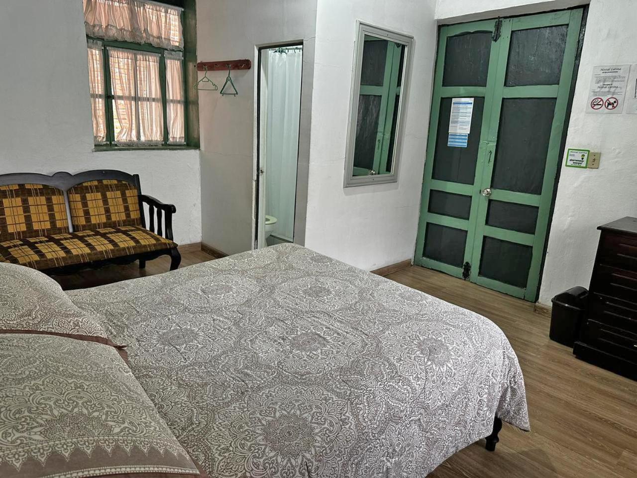 Hostal Latina Cuenca Extérieur photo