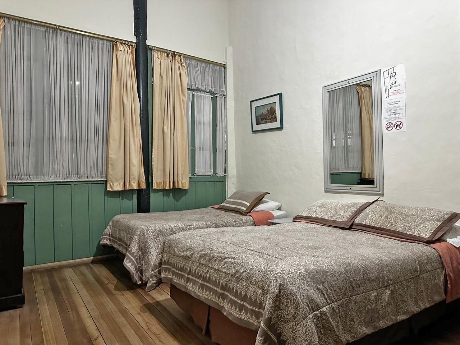 Hostal Latina Cuenca Extérieur photo